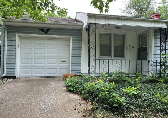 Homes for sale in Raytown, MO | 8009 Hunter St, Raytown, MO 64133 | MLS# 2629682
