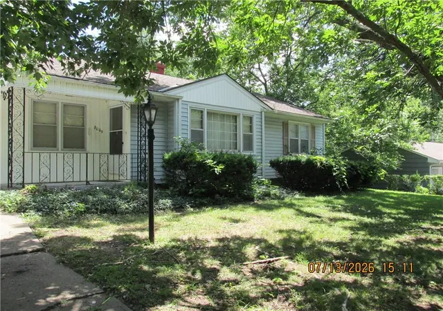 Homes for sale in Raytown, MO | 8009 Hunter St, Raytown, MO 64133 | MLS# 2629682