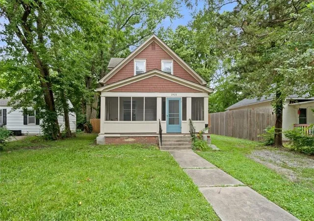 1st image of 1915 Kentucky St, Lawrence, KS 66046 | MLS# 2629686