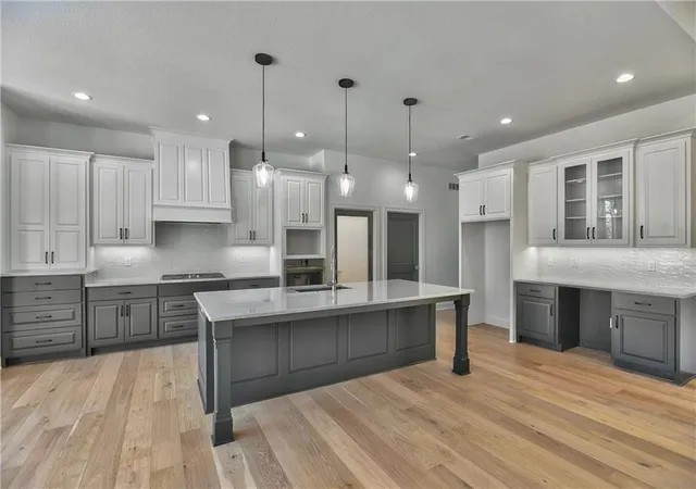 Homes for sale in Overland Park, KS | 2814 W 175th Ter, Overland Park, KS 66085 | MLS# 2629687