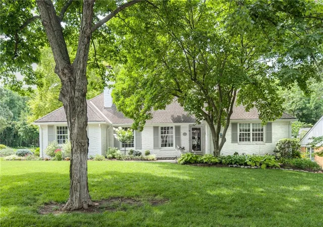 3rd image of 3901 W 57Th Ter, Fairway, KS 66205 | MLS# 2629702