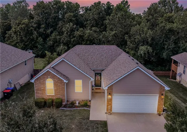 1st image of 1212 Nottingham Dr, Warrensburg, MO 64093 | MLS# 2629715