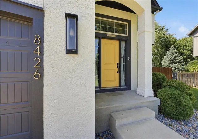 Photo 2 of Single family home for sale at 8426 Green Rd, Lenexa, KS 66227 | MLS# 2629725 | Listing updated on 2026-10-04