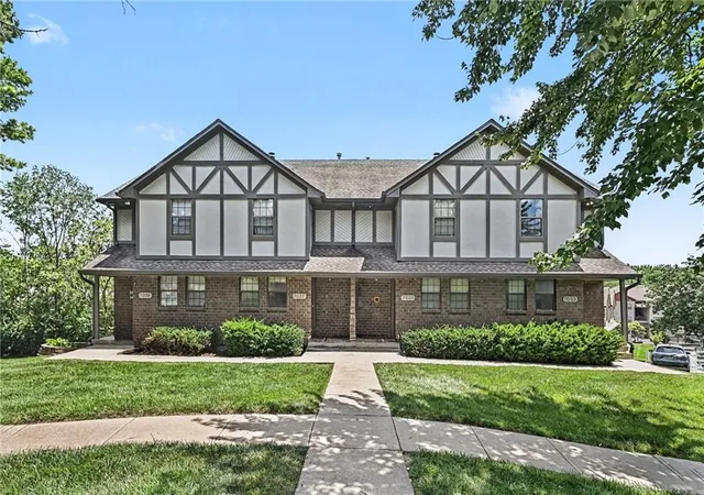 1st image of 7033 N Fisk Ct, Kansas City, MO 64151 | MLS# 2629726