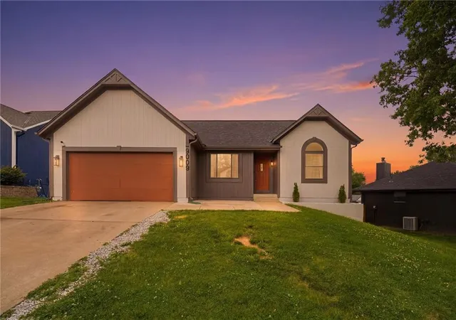 Photo 1 of Sale Pending at 9008 Barnett Ave, Kansas City, KS 66112 | MLS# 2629743 | Listing updated on 2026-08-19