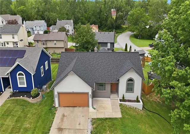 Photo 3 of Sale Pending at 9008 Barnett Ave, Kansas City, KS 66112 | MLS# 2629743 | Listing updated on 2026-08-19