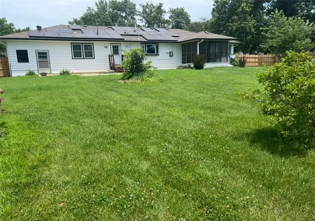 Homes for sale in Paola, KS | 905 E Osage St, Paola, KS 66071 | MLS# 2629744