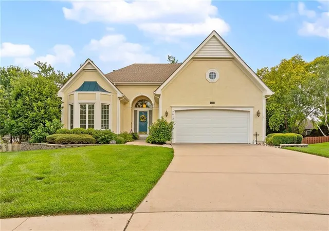 1st image of 7613 W 148th St, Overland Park, KS 66223 | MLS# 2629750