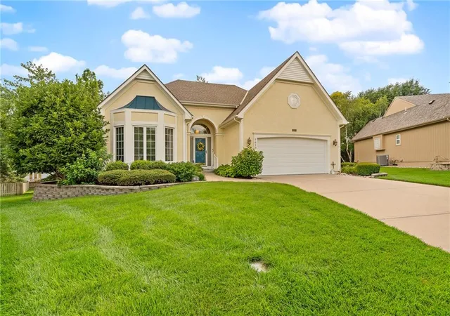 2nd image of 7613 W 148th St, Overland Park, KS 66223 | MLS# 2629750