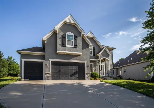 1st image of 2616 Sw 11th St, Lees Summit, MO 64081 | MLS# 2629753