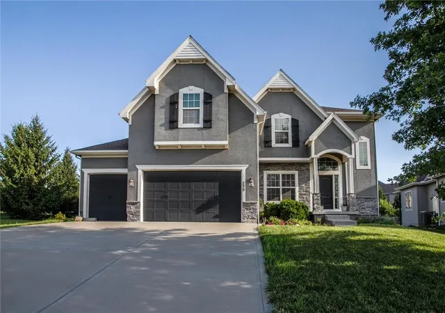 2nd image of 2616 Sw 11th St, Lees Summit, MO 64081 | MLS# 2629753