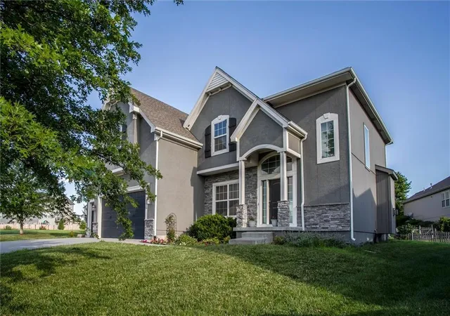 3rd image of 2616 Sw 11Th St, Lees Summit, MO 64081 | MLS# 2629753