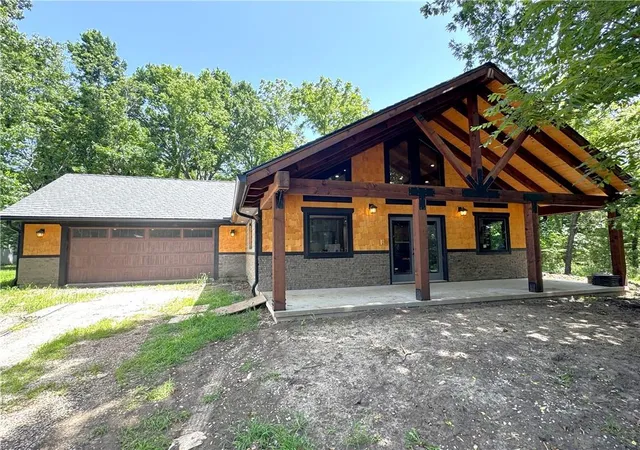 Homes for sale in Linn Valley, KS | 26 Fascination Ln, Linn Valley, KS 66040 | MLS# 2629754