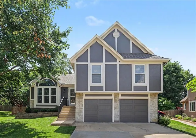 Homes for sale in Shawnee, KS | 21805 W 52nd Ter, Shawnee, KS 66226 | MLS# 2629755
