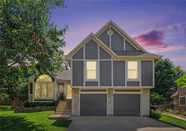 Homes for sale in Shawnee, KS | 21805 W 52nd Ter, Shawnee, KS 66226 | MLS# 2629755