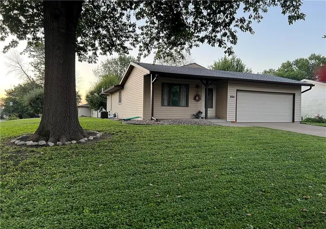 Photo 1 of Single family home for sale at 1643 N Ray Ave, Maryville, MO 64468 | MLS# 2629756 | Listing updated on 2026-09-28