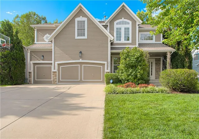 1st image of 24301 W 80th Pl, Lenexa, KS 66227 | MLS# 2629764