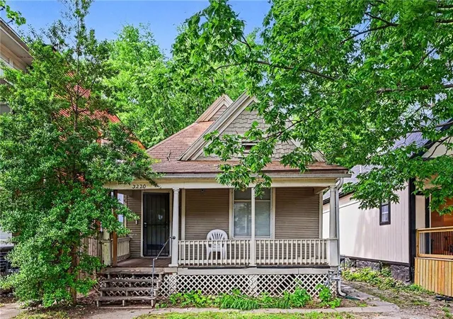 2nd image of 3220 E 11th St, Kansas City, MO 64127 | MLS# 2629767