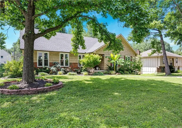 Photo 3 of Single family home for sale at 10428 Grand Ave, Kansas City, MO 64114 | MLS# 2629769 | Listing updated on 2026-09-24