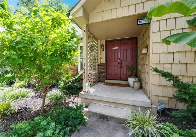 Photo 3 of Single family home for sale at 10428 Grand Ave, Kansas City, MO 64114 | MLS# 2629769 | Listing updated on 2026-09-24