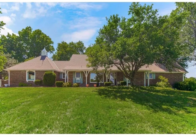 Homes for sale in Kansas City, KS | 1710 N 90th St, Kansas City, KS 66112 | MLS# 2629776