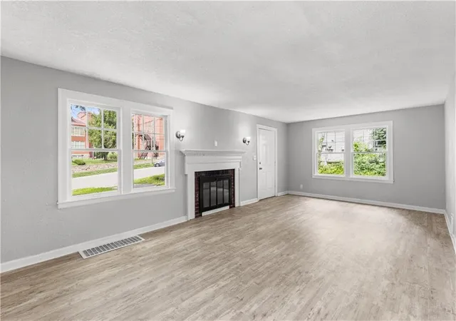 4th image of 9617 E Independence Ave, Independence, MO 64053 | MLS# 2629781