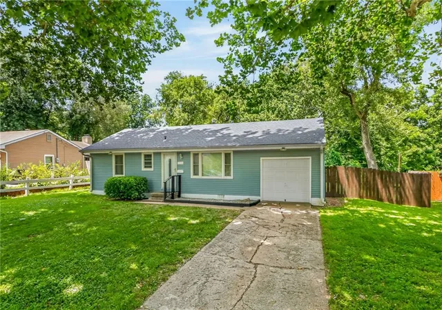 Homes for sale in Kansas City, MO | 10516 Richmond Ave, Kansas City, MO 64134 | MLS# 2629786