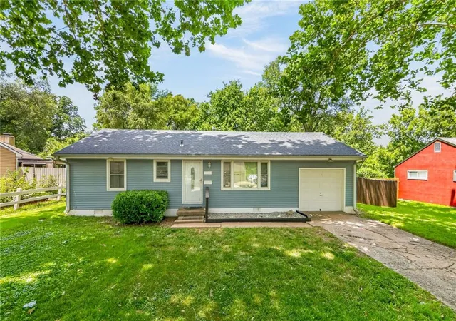 Homes for sale in Kansas City, MO | 10516 Richmond Ave, Kansas City, MO 64134 | MLS# 2629786