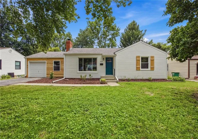 Homes for sale in Roeland Park, KS | 4121 W 54th St, Roeland Park, KS 66205 | MLS# 2629792