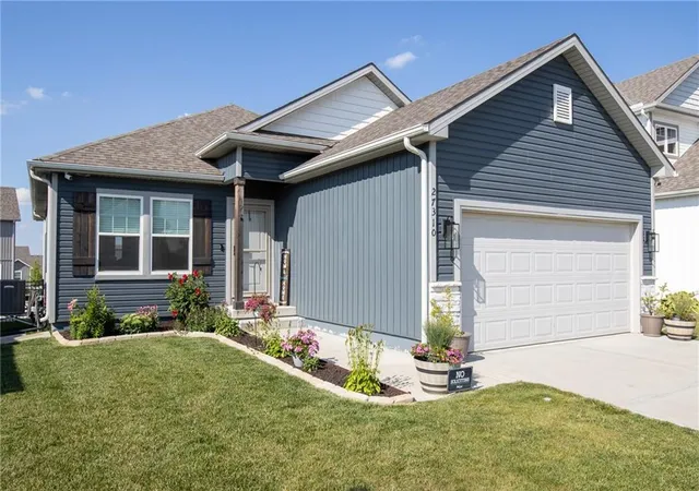 Photo 1 of Sale Pending at 27310 Cedar Grv Dr, Lee's Summit, MO 64086 | MLS# 2629797 | Listing updated on 2026-08-10