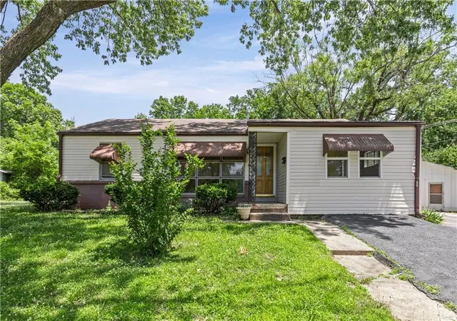 Homes for sale in Kansas City, KS | 2741 N 61st Ter, Kansas City, KS 66104 | MLS# 2629804