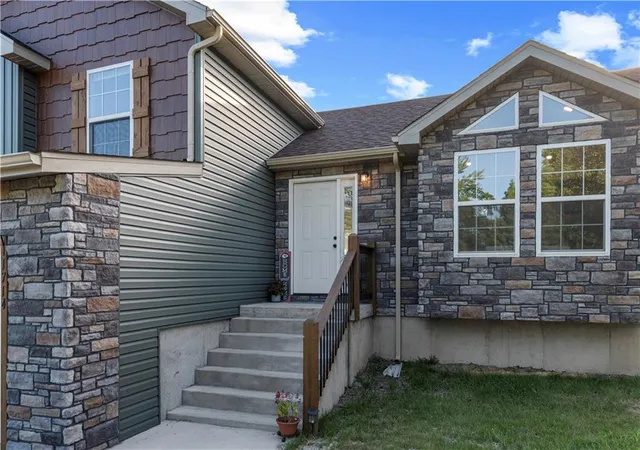 Homes for sale in El Dorado Springs, MO | 1714 S Jackson St, El Dorado Springs, MO 64744 | MLS# 2629807