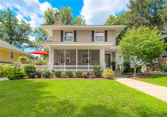 Homes for sale in Kansas City, MO | 9 W 57th St, Kansas City, MO 64113 | MLS# 2629808
