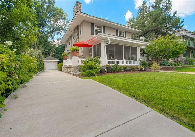 Homes for sale in Kansas City, MO | 9 W 57th St, Kansas City, MO 64113 | MLS# 2629808