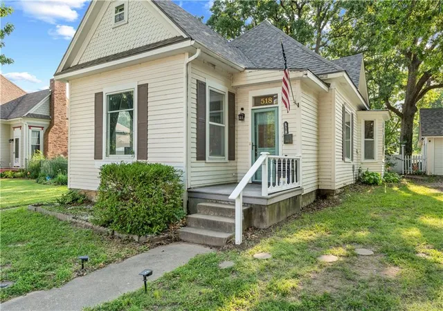 Homes for sale in Nevada, MO | 518 S Ash St, Nevada, MO 64772 | MLS# 2629809