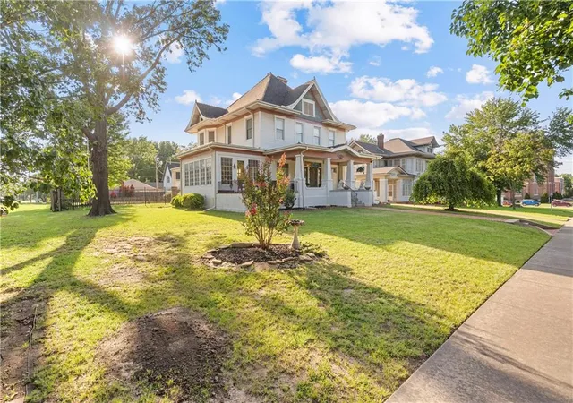 5th image of 512 Willow St, Coffeyville, KS 67337 | MLS# 2629827