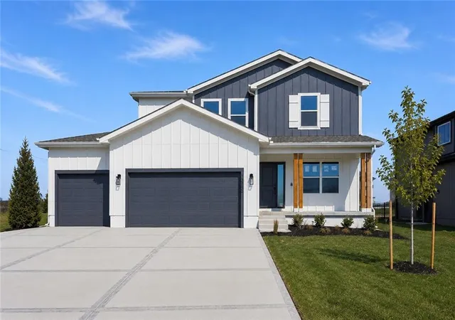 1st image of 13458 W 179th Ter, Bucyrus, KS 66013 | MLS# 2629829