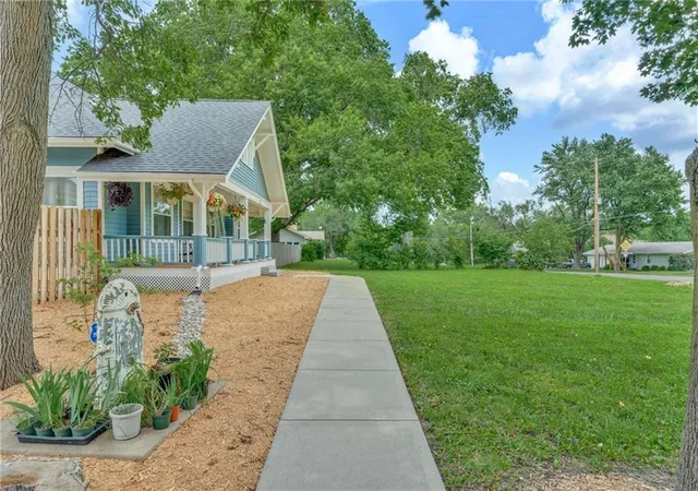 Homes for sale in Basehor, KS | 3112 N 155Th St, Basehor, KS 66007 | MLS# 2629830