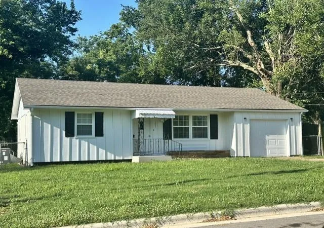 Homes for sale in Nevada, MO | 1305 W Allison St, Nevada, MO 64772 | MLS# 2629831