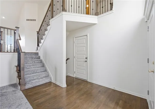3rd image of 913 Coyote Dr, Raymore, MO 64083 | MLS# 2629842