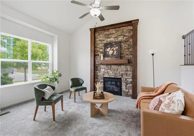 5th image of 913 Coyote Dr, Raymore, MO 64083 | MLS# 2629842