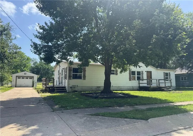 Homes for sale in Garden City, MO | 107 W 1st St, Garden City, MO 64747 | MLS# 2629859