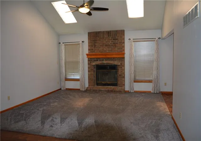 Homes for sale in Blue Springs, MO | 2319 Nw Leann Dr, Blue Springs, MO 64014 | MLS# 2629861
