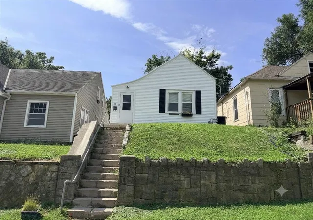 Photo 1 of Single family home for sale at 114 E Highland Ave, Saint Joseph, MO 64505 | MLS# 2629863 | Listing updated on 2026-08-04