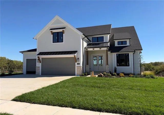 Single family home for sale at 18501 Windsor St, Overland Park, KS 66085 | MLS# 2629873