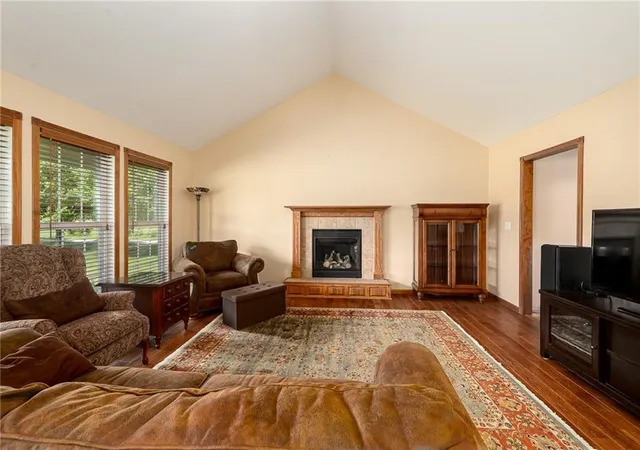 5th image of 25029 Dehoff Rd, Tonganoxie, KS 66086 | MLS# 2629893