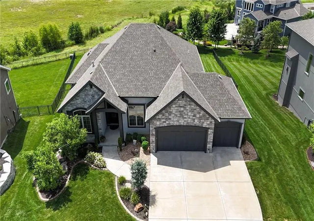 1st image of 25005 W 114th St, Olathe, KS 66061 | MLS# 2629896