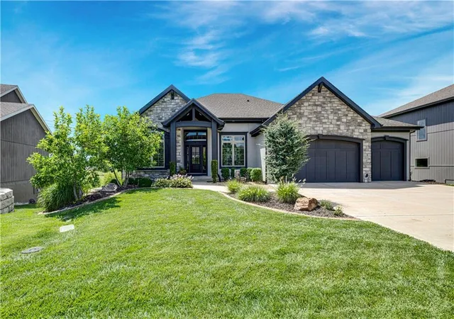 2nd image of 25005 W 114th St, Olathe, KS 66061 | MLS# 2629896