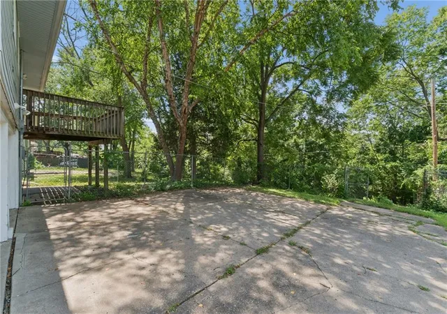 41st image of 3922 S Harbough Dr, Independence, MO 66055 | MLS# 2629900