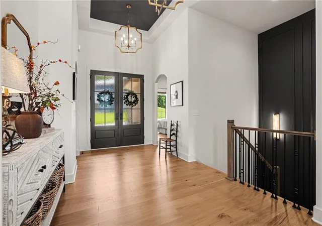 Photo 4 of Sale Pending at 10200 River Hills Dr, Kansas City, MO 64152 | MLS# 2629902 | Listing updated on 2026-09-28